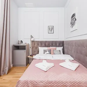 κάντε κράτηση εδώ