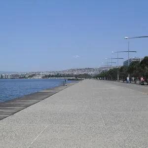 κάντε κράτηση εδώ